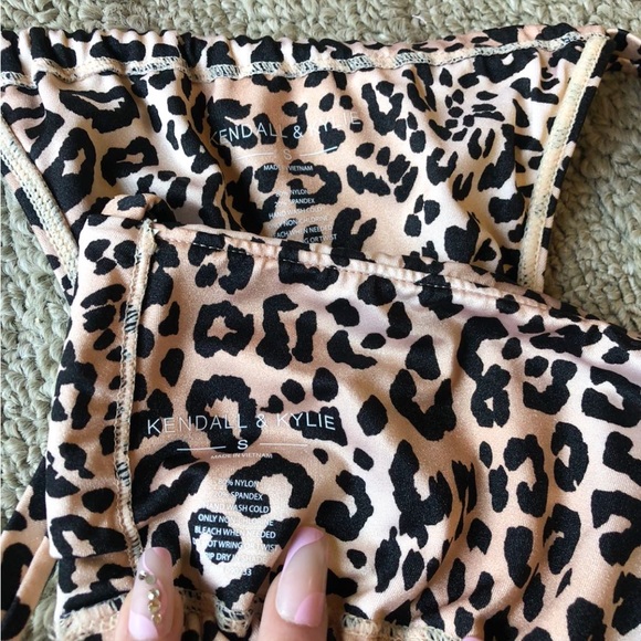 Kendall & Kylie Bikini Set - Picture 5 of 6